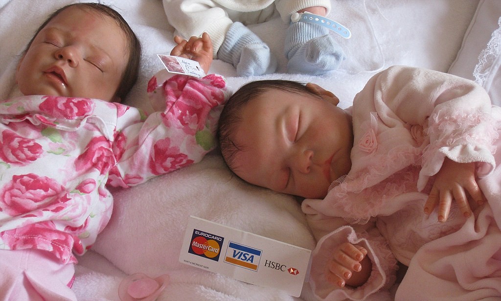 Grieving Women Buy Lifelike Reborn Baby Dolls To Help Them Mourn Doll Birth