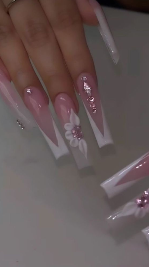 Fresita Nails Pink White