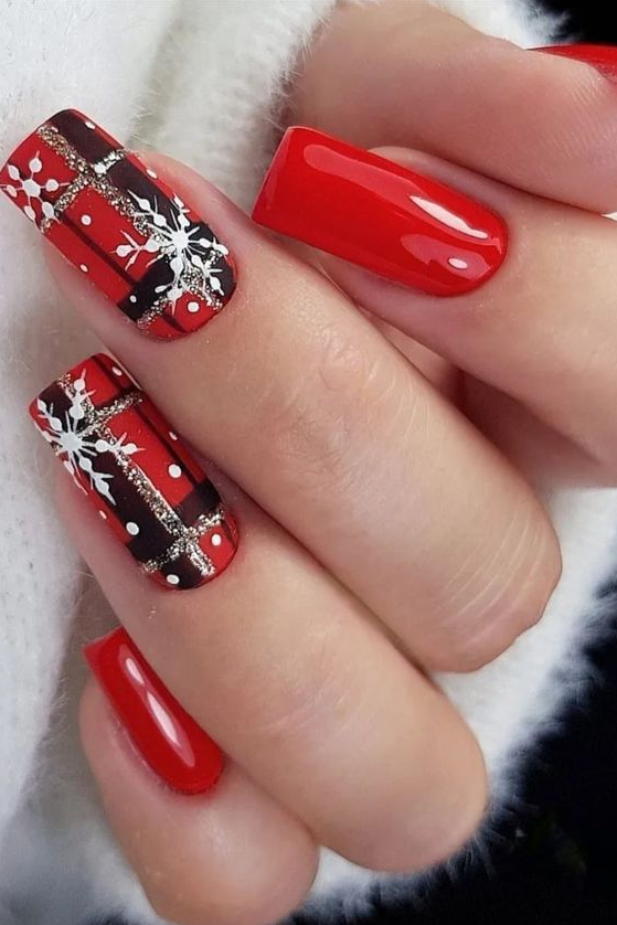 Red Holiday Nails Gel