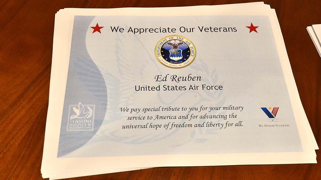this-free-printable-veteran-s-day-holiday-certificate-has-a-blue