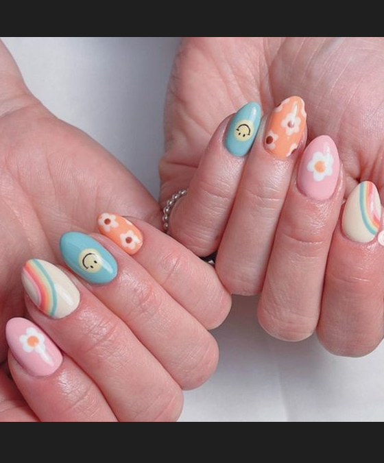 Nails Spring - Hippie nails Short acrylic nails Trendy nails